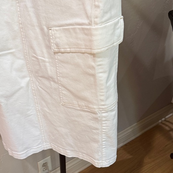 Democracy White Denim Skirt Size 6 - Picture 4 of 10